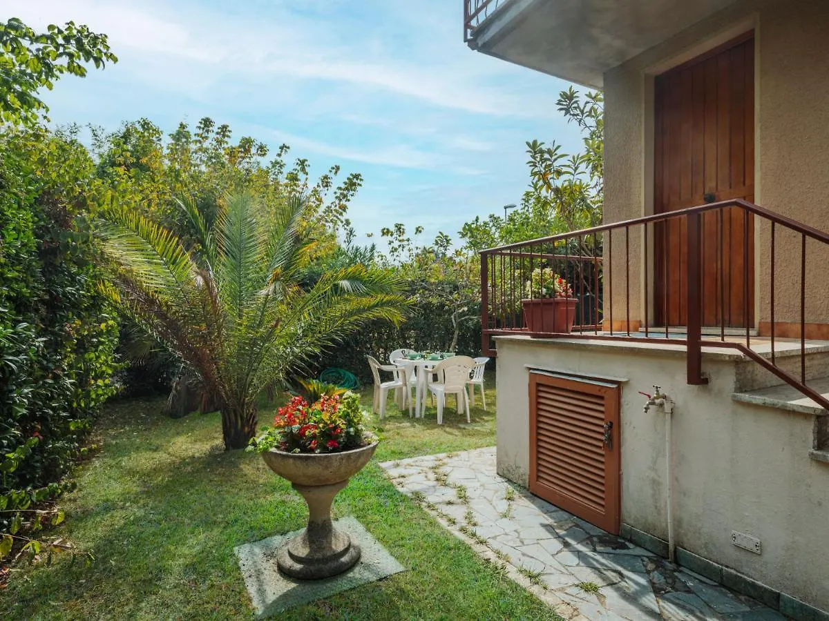Apartment La Rocchetta By Interhomeの連絡先
